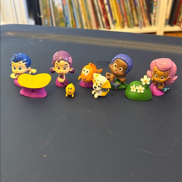 Nickelodeon Other - 🌖 Nickelodeon Bubble Guppy figurines busy books
